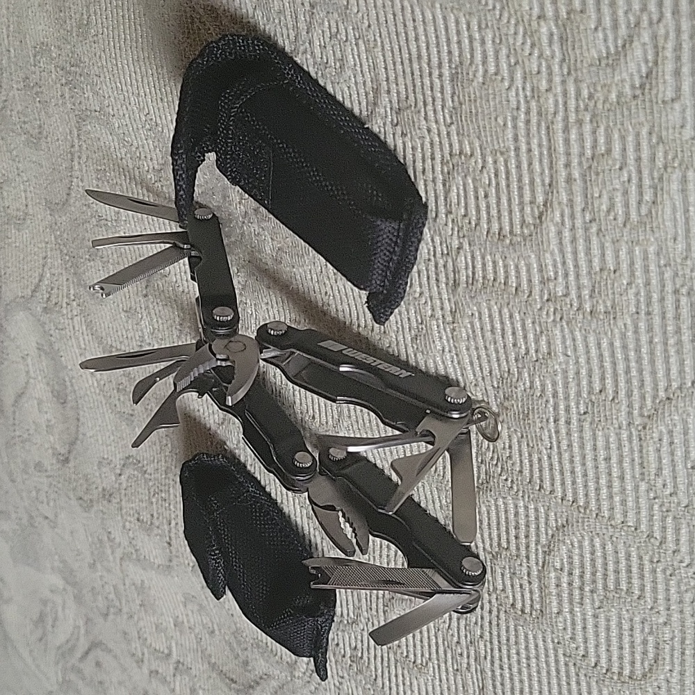 Two Multi-Tool Pockets Kit With Case - image 1